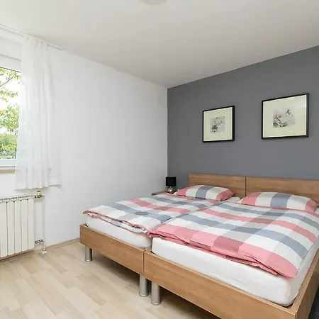 Dama Apartament *