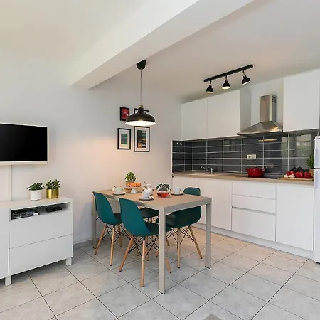 Dama Apartament *