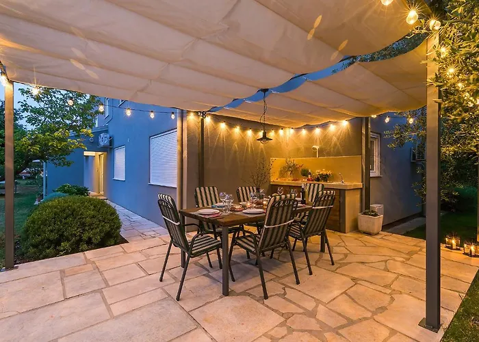 Dama アパート ポレッチ