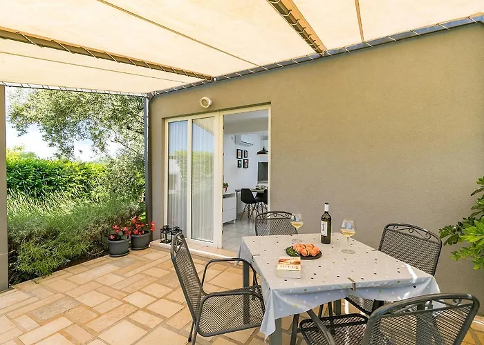 アパート Dama ポレッチ